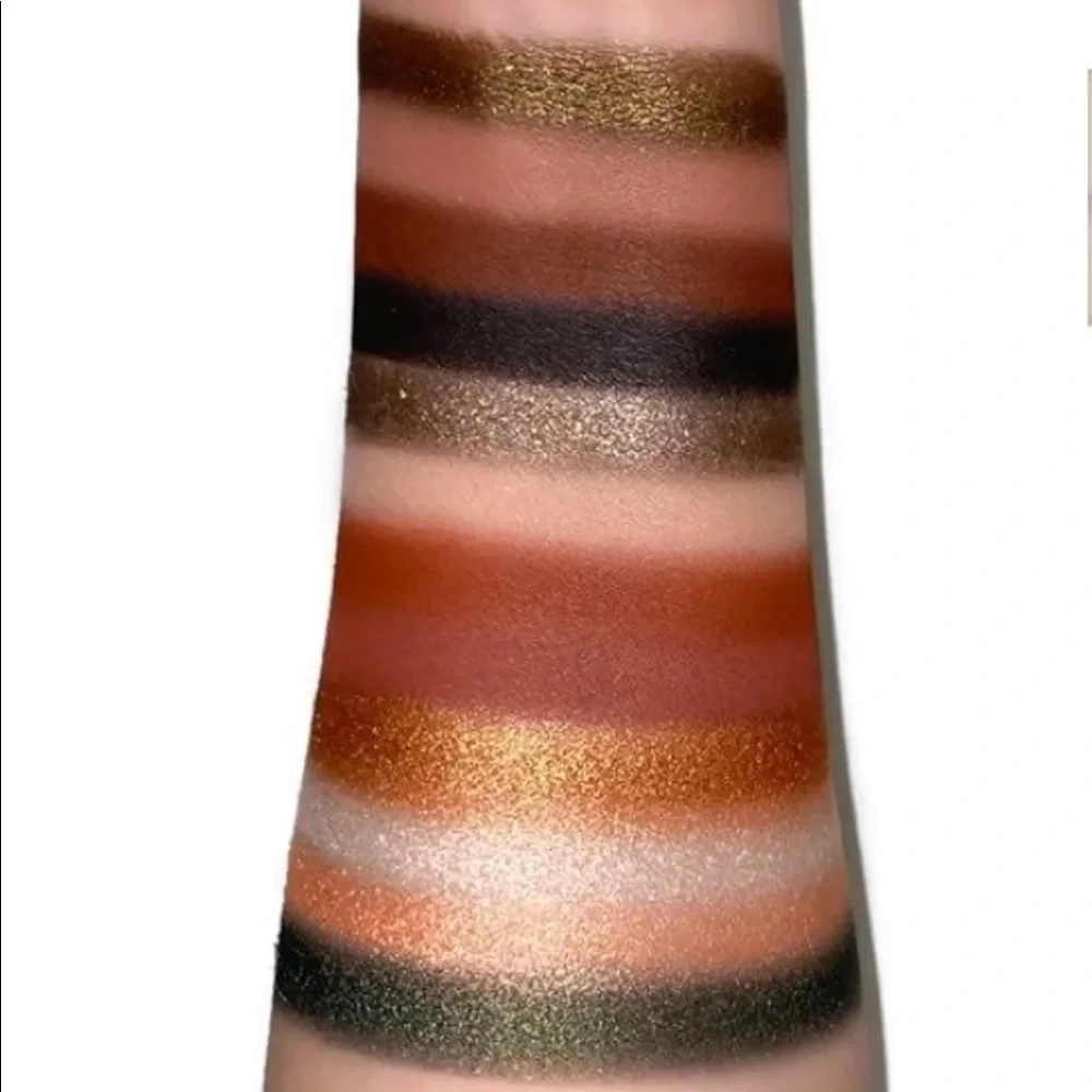 🫒 Violet Voss Cosmetics Olive You Forever Eyeshadow Palette